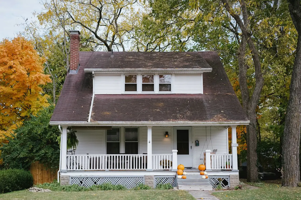 1930s bungalow with a garden studio